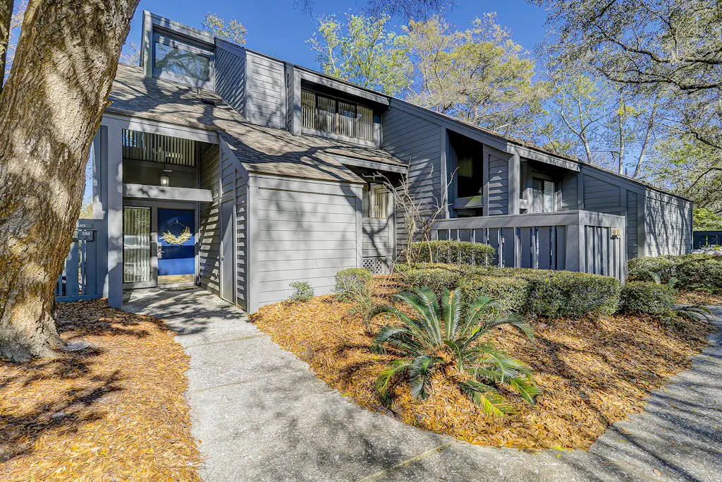 Golf course-view condo near beach with pool & private deck - dog-friendly