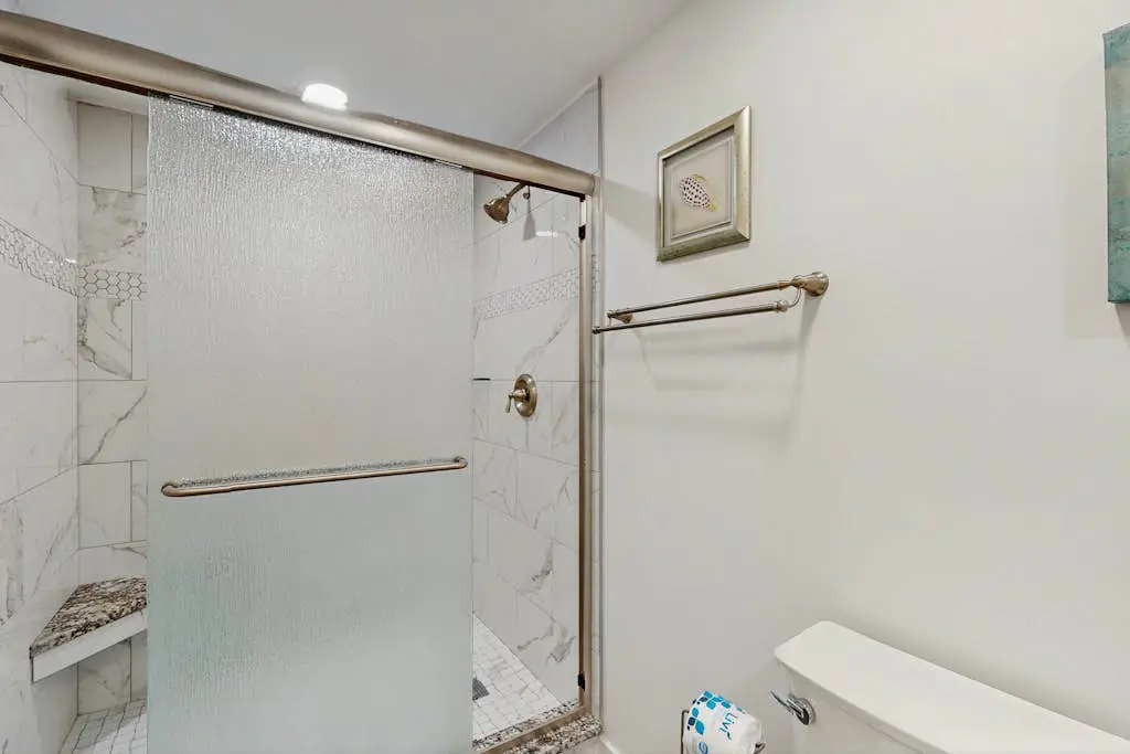 Newly renovated villa near the beach with pool & tennis -  walk to Coligny Plaza
