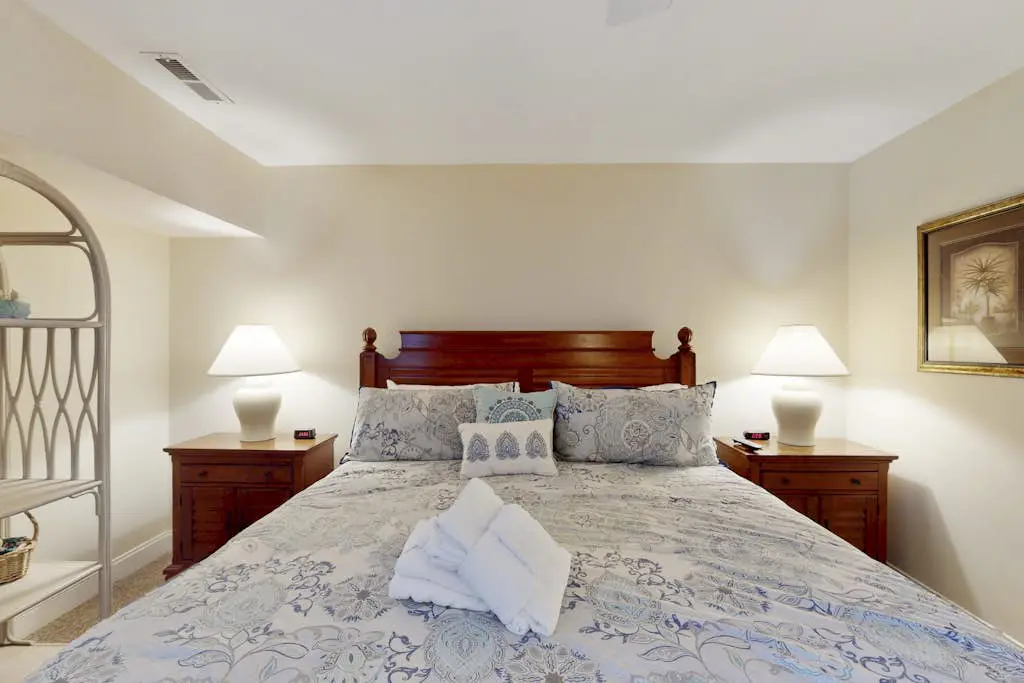 Sunlit Sea Escape with Al Fresco Dining, Loft, Grill, Shared Pool