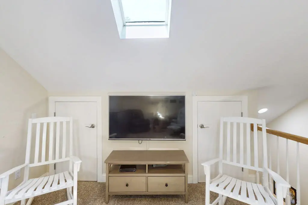 Sunlit Sea Escape with Al Fresco Dining, Loft, Grill, Shared Pool