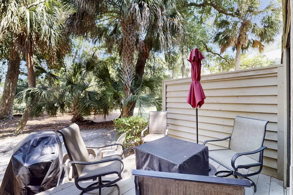 Sunlit Sea Escape with Al Fresco Dining, Loft, Grill, Shared Pool