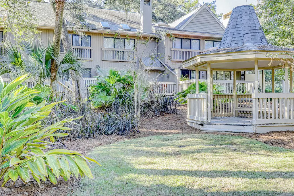Welcoming Condo with Lagoon Views, Deck, Shared Pool & Nearby Beach Access