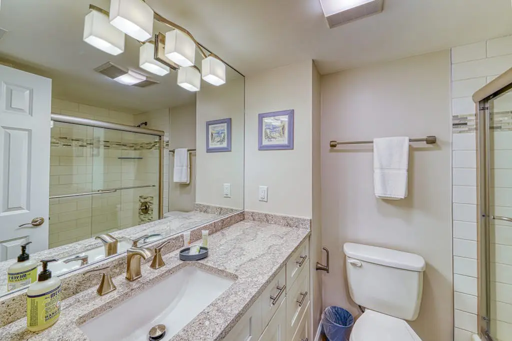 Updated beach gem with ocean views, pool, hot tub, & tennis - snowbird-friendly