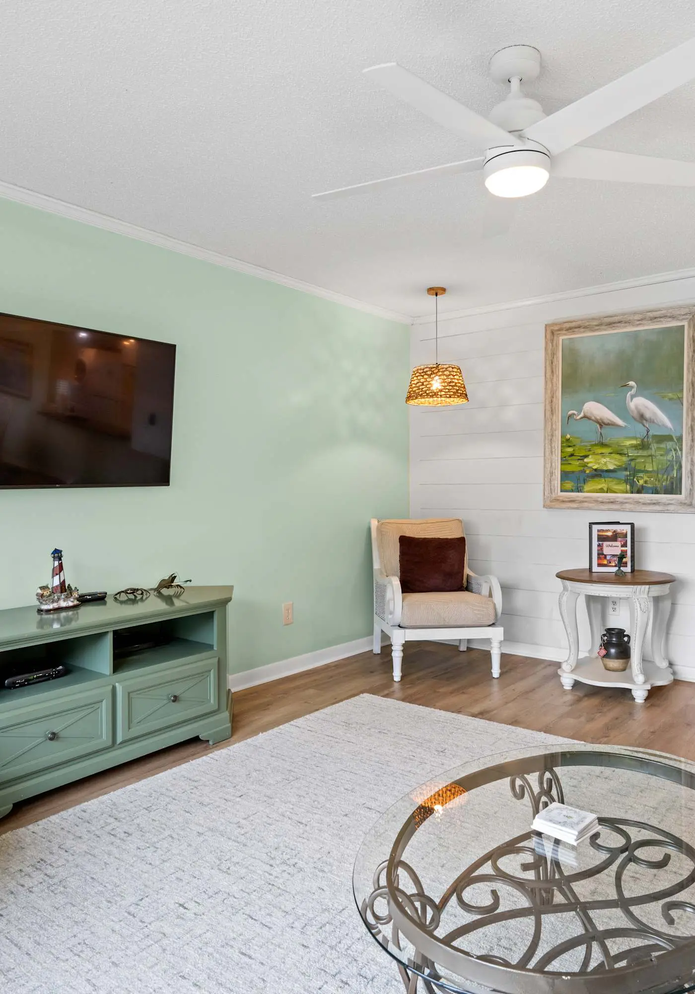 Cozy Villa with Private Balcony, Shared Pool & Hot Tub - Walk to the Beach