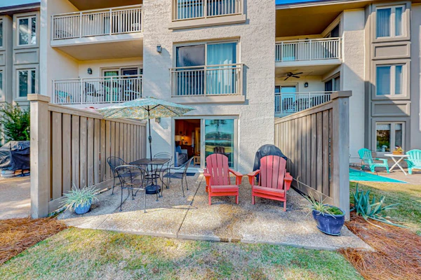 Snowbird-friendly studio condo near beach with tennis, pickleball, & water views