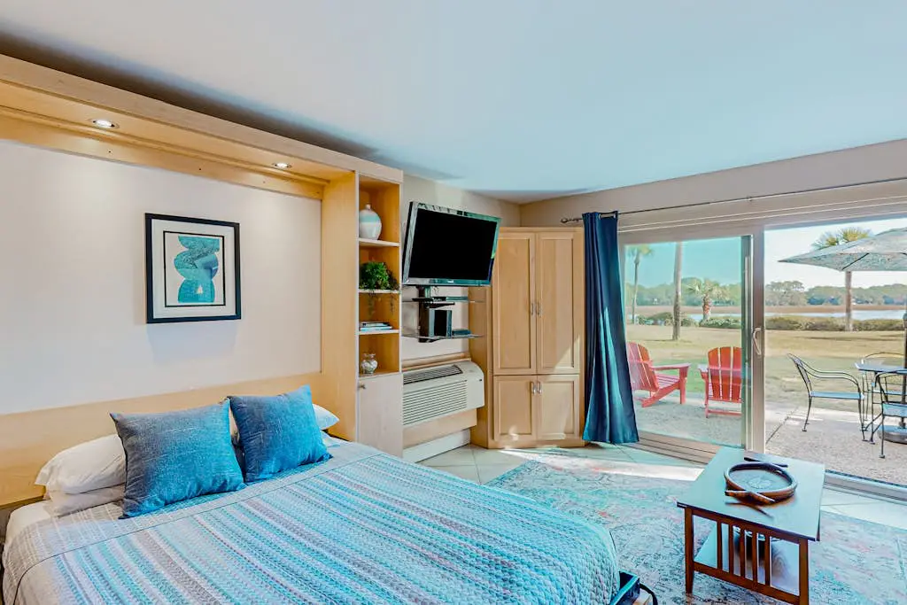 Charming Ground Floor studio condo near beach with tennis, pickleball, & water views