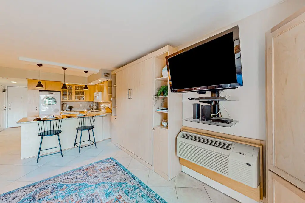 Charming Ground Floor studio condo near beach with tennis, pickleball, & water views