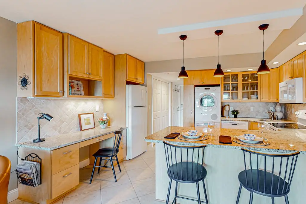 Charming Ground Floor studio condo near beach with tennis, pickleball, & water views