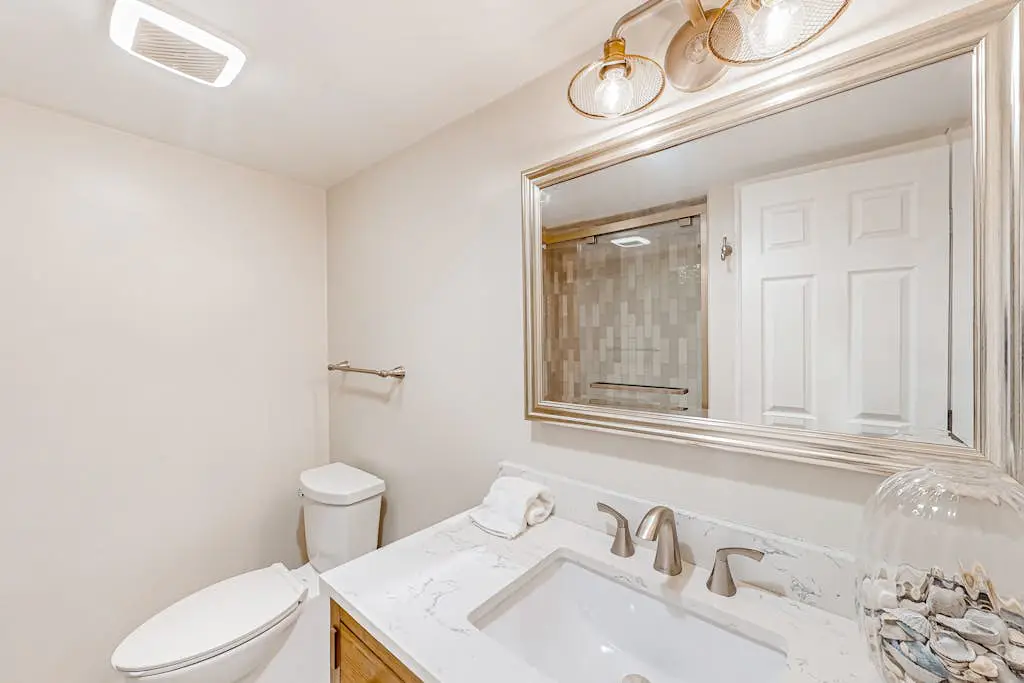 Charming Ground Floor studio condo near beach with tennis, pickleball, & water views