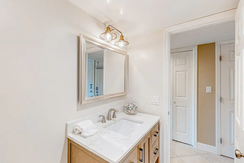 Charming Ground Floor studio condo near beach with tennis, pickleball, & water views