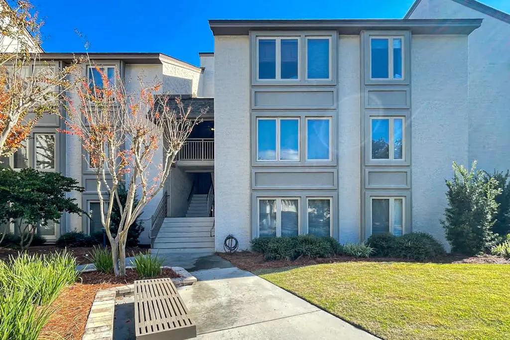 Charming Ground Floor studio condo near beach with tennis, pickleball, & water views