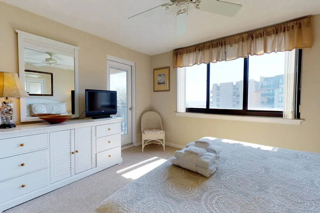 Ocean-View Condo with Beach Access, Tennis, Playground, Shared Pool & Hot Tub