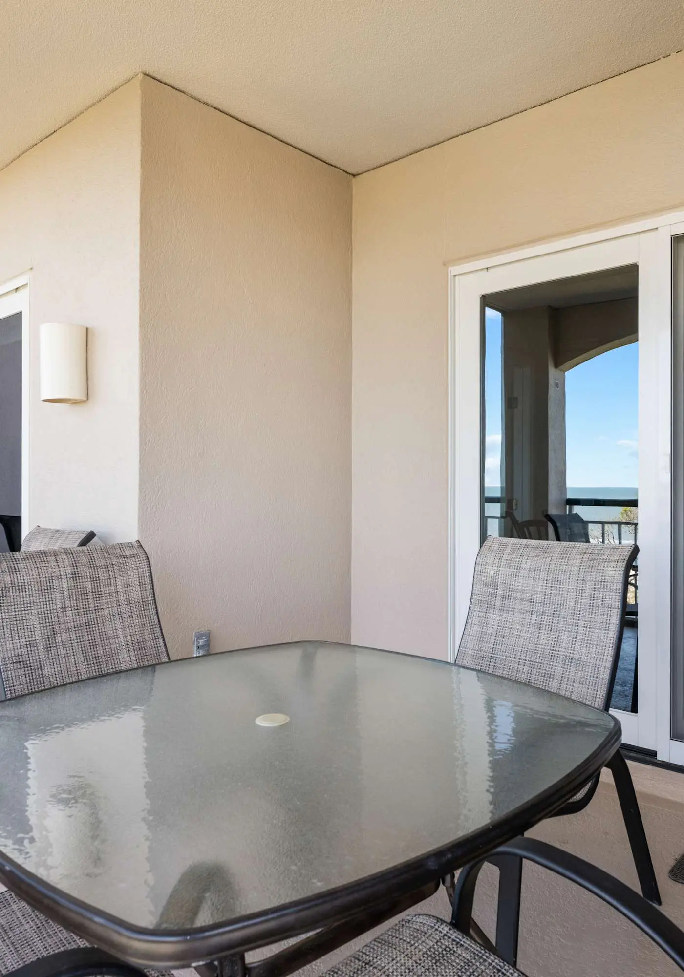 Stunning beach condo with two ocean-view balconies, shared pool & hot tub