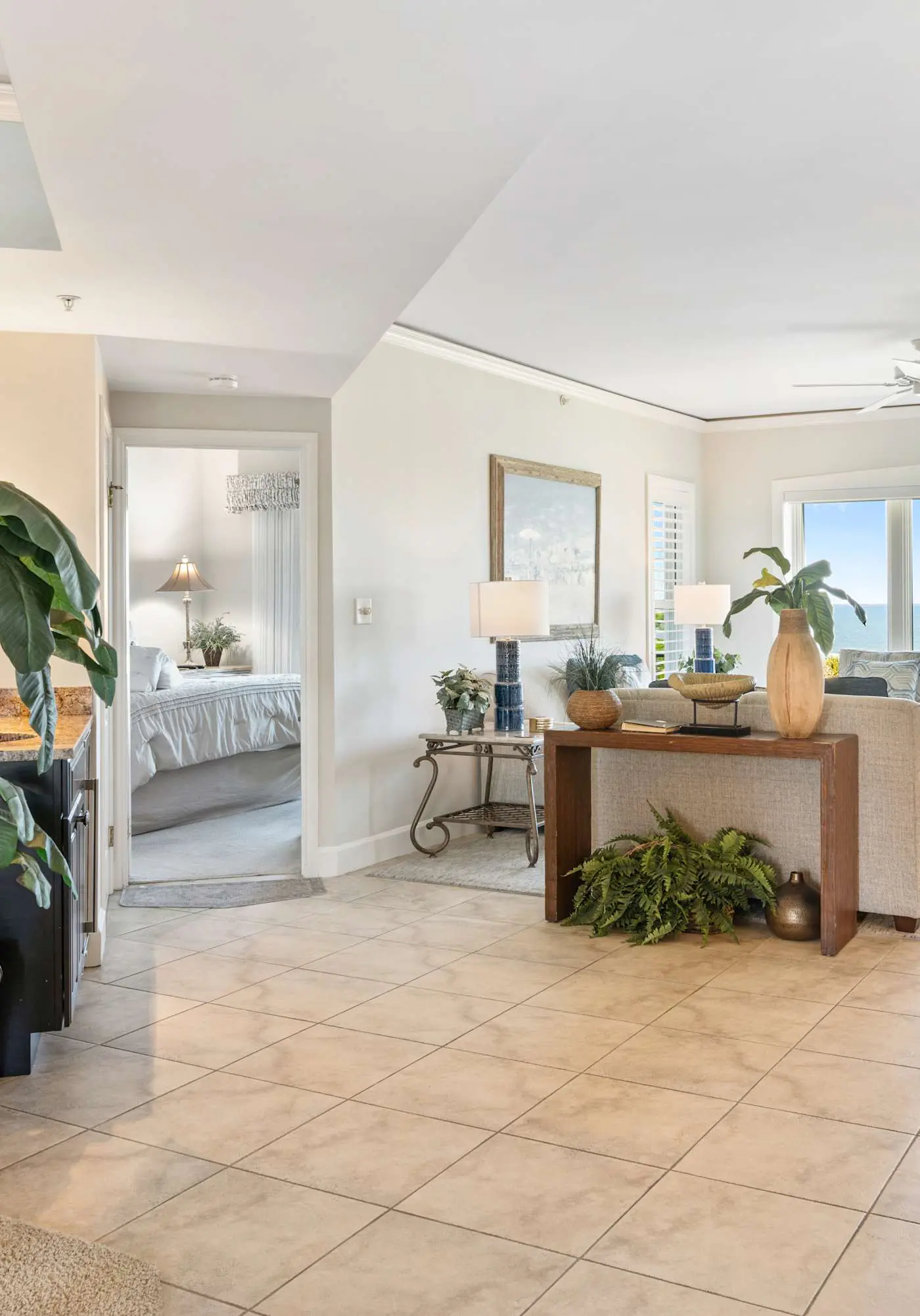 Stunning beach condo with two ocean-view balconies, shared pool & hot tub