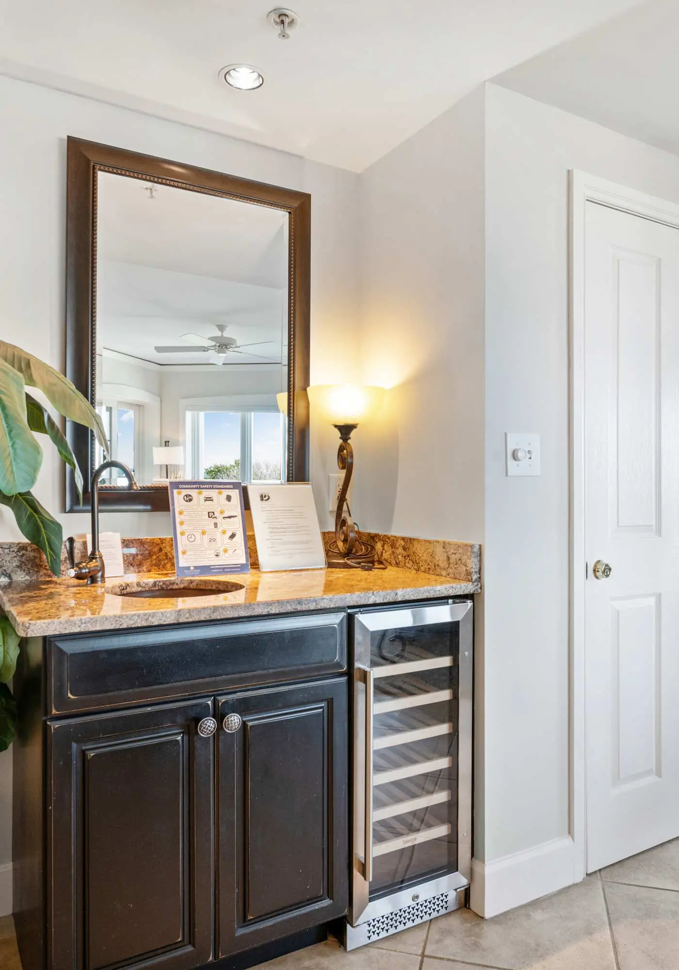 Stunning beach condo with two ocean-view balconies, shared pool & hot tub
