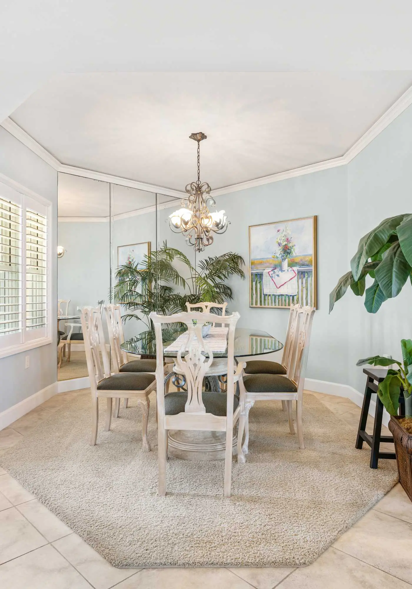 Stunning beach condo with two ocean-view balconies, shared pool & hot tub