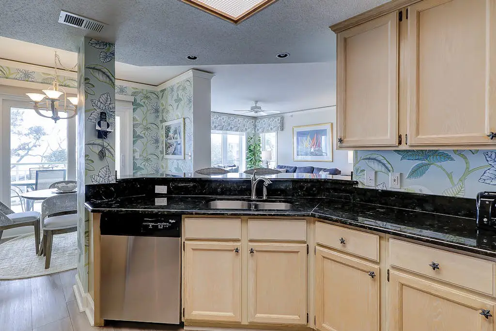 Sunlit Oceanfront Condo with Two Balconies, Wet Bar, Beach Views & WiFi