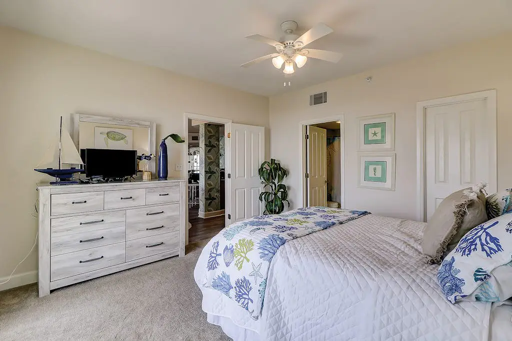 Sunlit Oceanfront Condo with Two Balconies, Wet Bar, Beach Views & WiFi