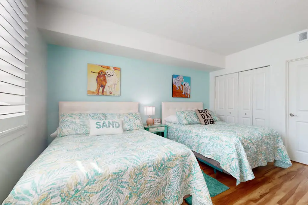 Contemporary Condo with Shared Pool, Hot Tub & Patio with Al Fresco Dining