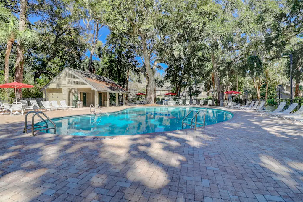 Family-Friendly Townhome with Shared Pool, Golf Course Views, and Beach Access