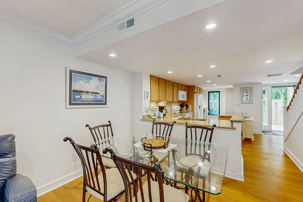 Family-Friendly Townhome with Shared Pool, Golf Course Views, and Beach Access
