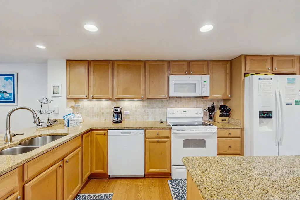 Family-Friendly Townhome with Shared Pool, Golf Course Views, and Beach Access