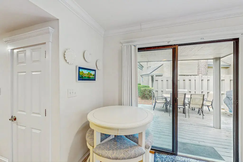 Family-Friendly Townhome with Shared Pool, Golf Course Views, and Beach Access