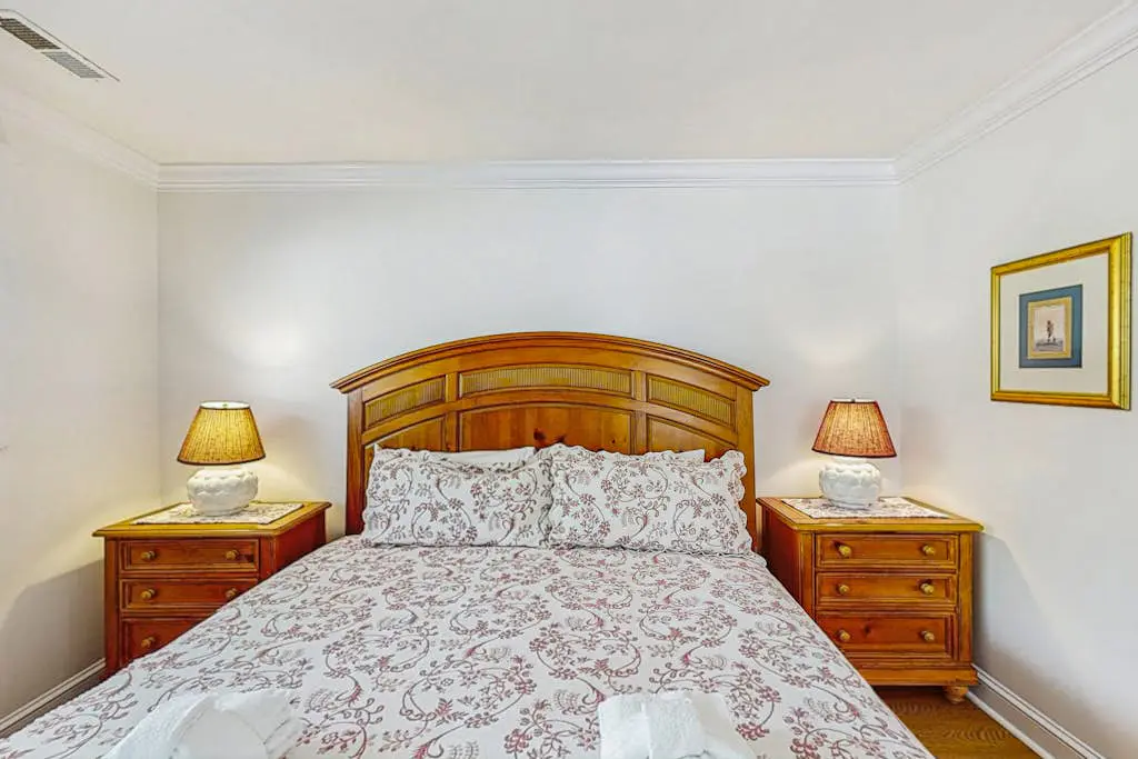 Family-Friendly Townhome with Shared Pool, Golf Course Views, and Beach Access