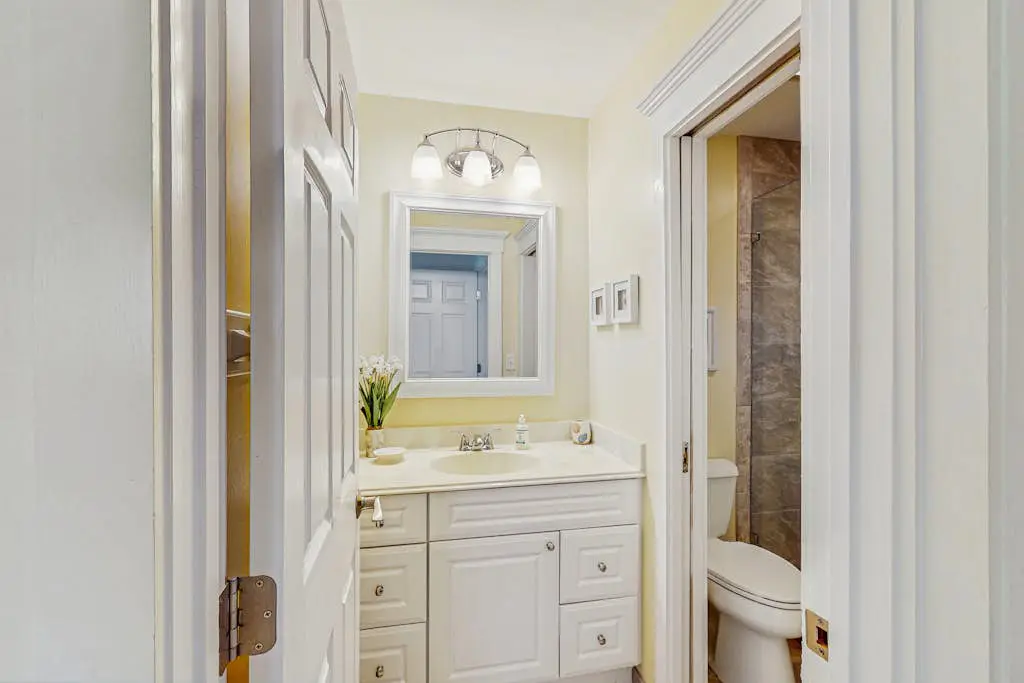 Family-Friendly Townhome with Shared Pool, Golf Course Views, and Beach Access
