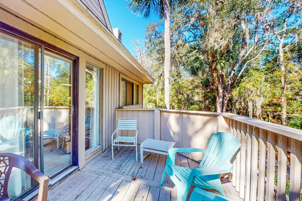 Cozy villa w/ shared pool, deck, full kitchen & more - beach access nearby