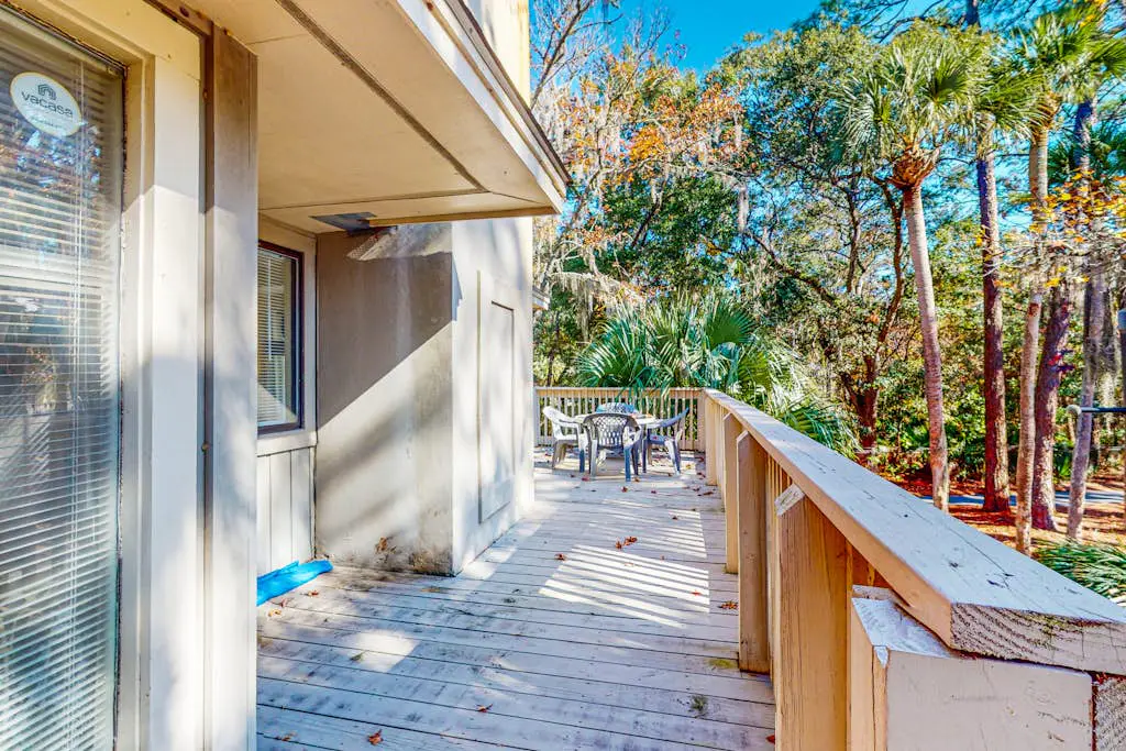 Cozy villa w/ shared pool, deck, full kitchen & more - beach access nearby