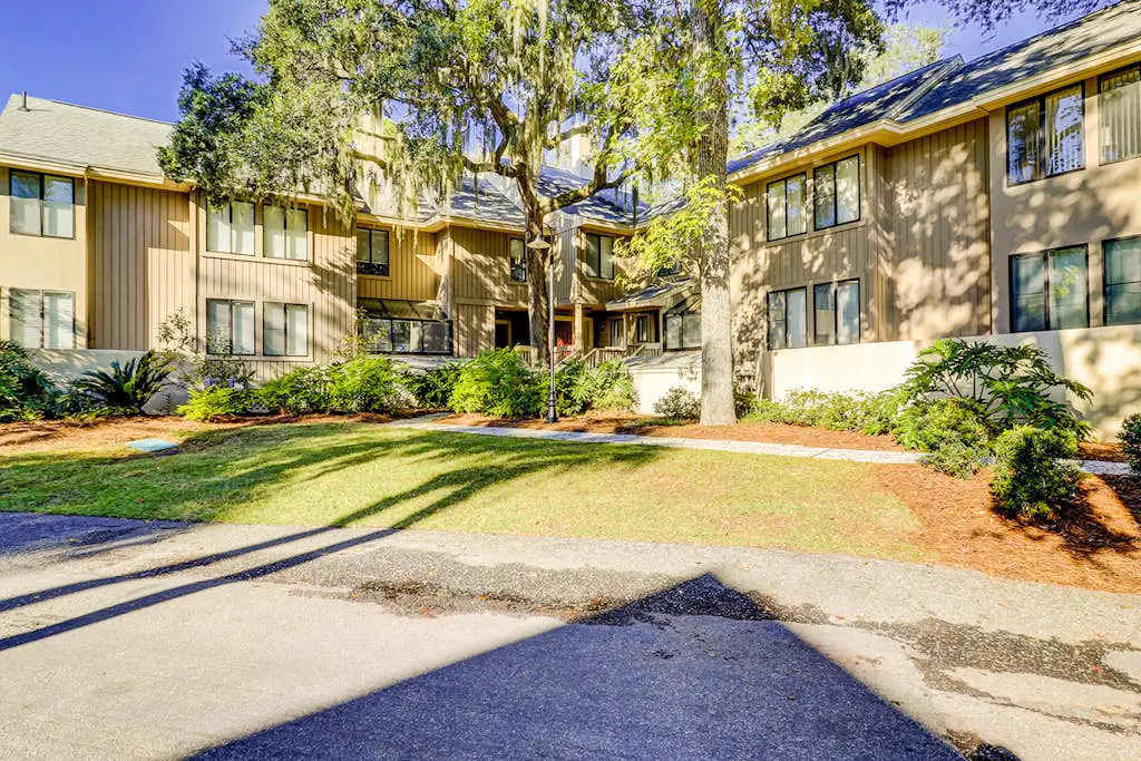 Cozy villa w/ shared pool, deck, full kitchen & more - beach access nearby