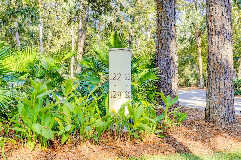 Cozy villa w/ shared pool, deck, full kitchen & more - beach access nearby