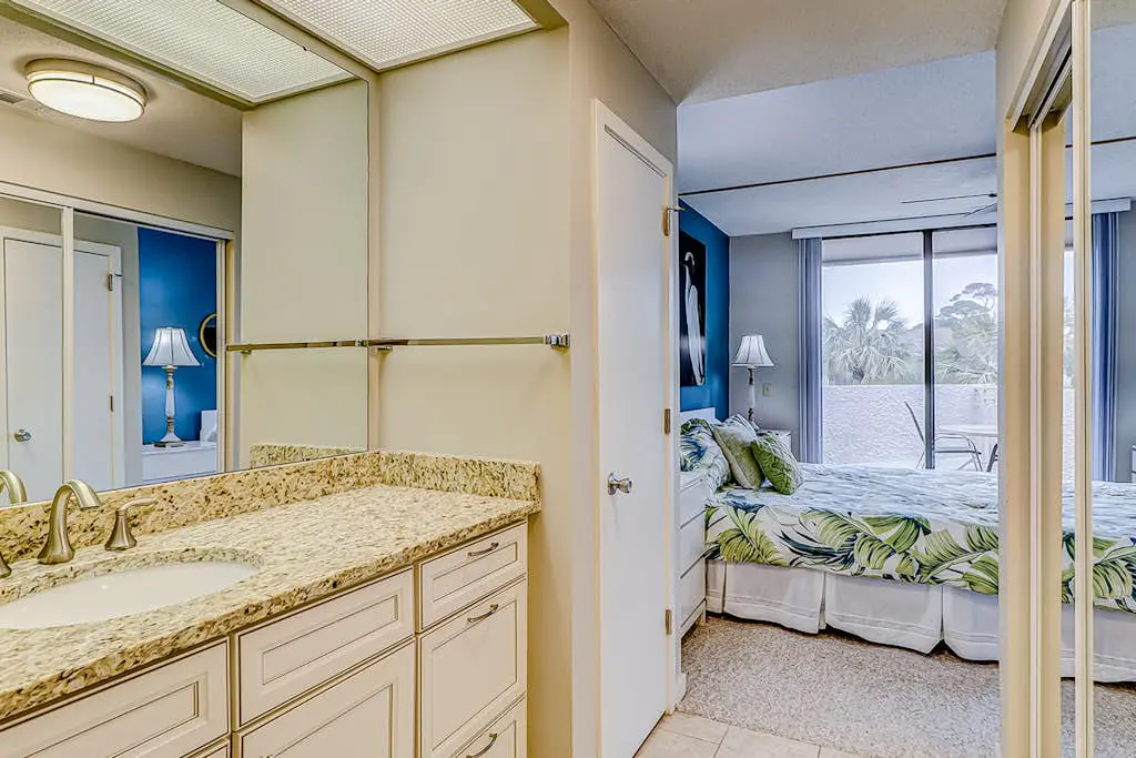 Resort Condo with Al Fresco Dining, Shared Pool, Hot Tub & Beach Access