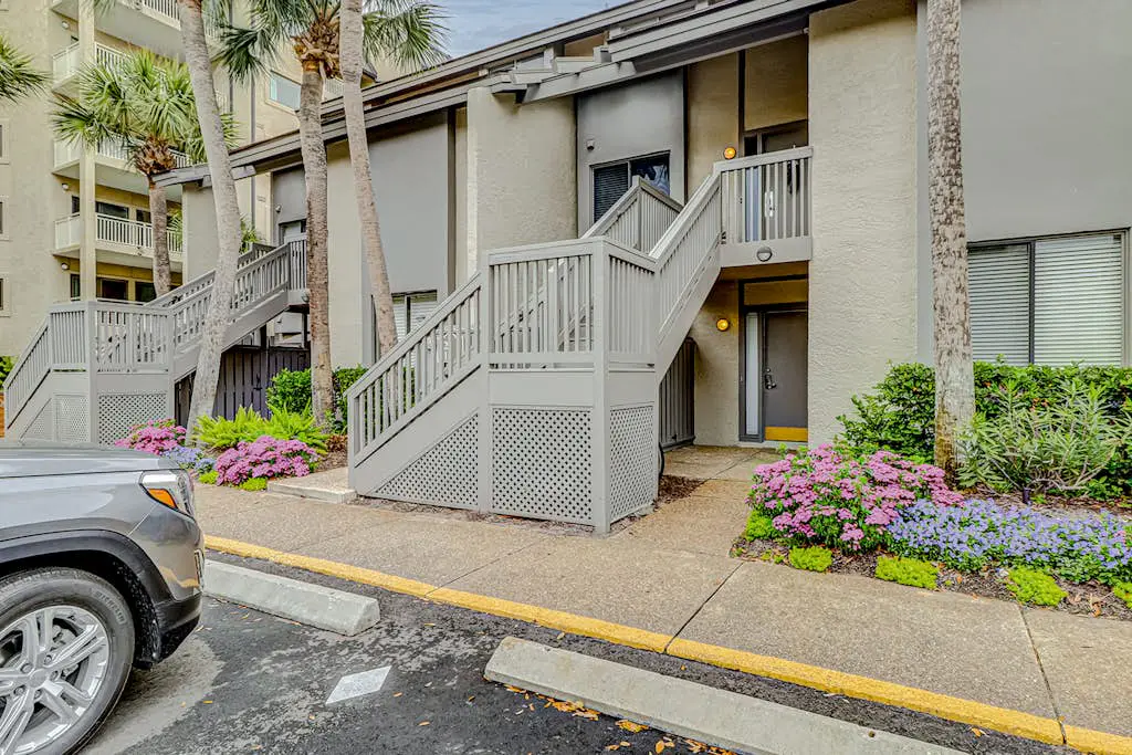 Resort Condo with Al Fresco Dining, Shared Pool, Hot Tub & Beach Access