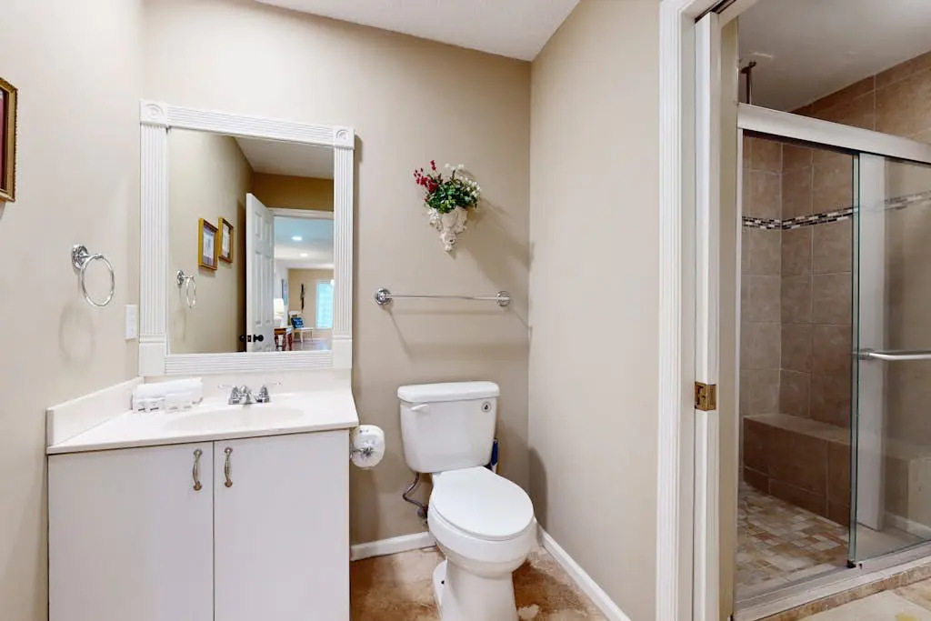  Two King Bed Suites, Dog-friendly gem with pool, game room & golf course views - walk to beach