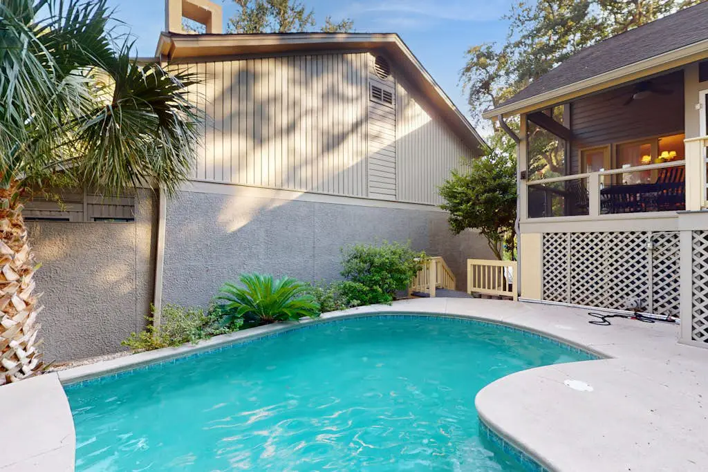  Two King Bed Suites, Dog-friendly gem with pool, game room & golf course views - walk to beach