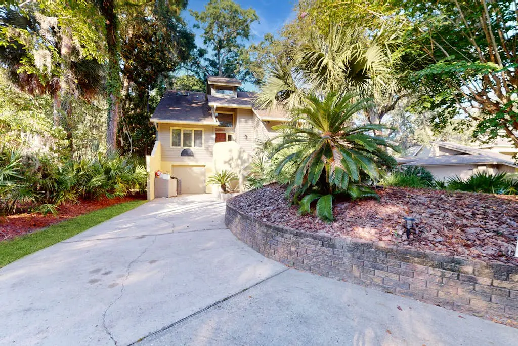  Two King Bed Suites, Dog-friendly gem with pool, game room & golf course views - walk to beach