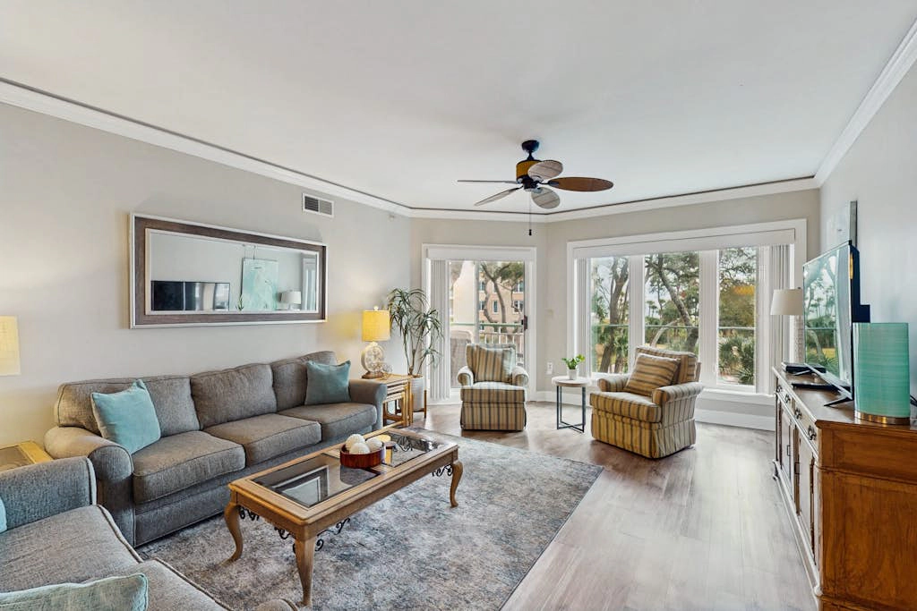 Spacious updated oceanfront condo with shared pools, hot tub & beach access