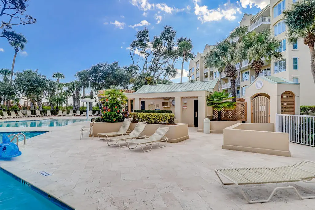 Oceanfront getaway with lagoon views, shared pool & hot tub – walk to beach