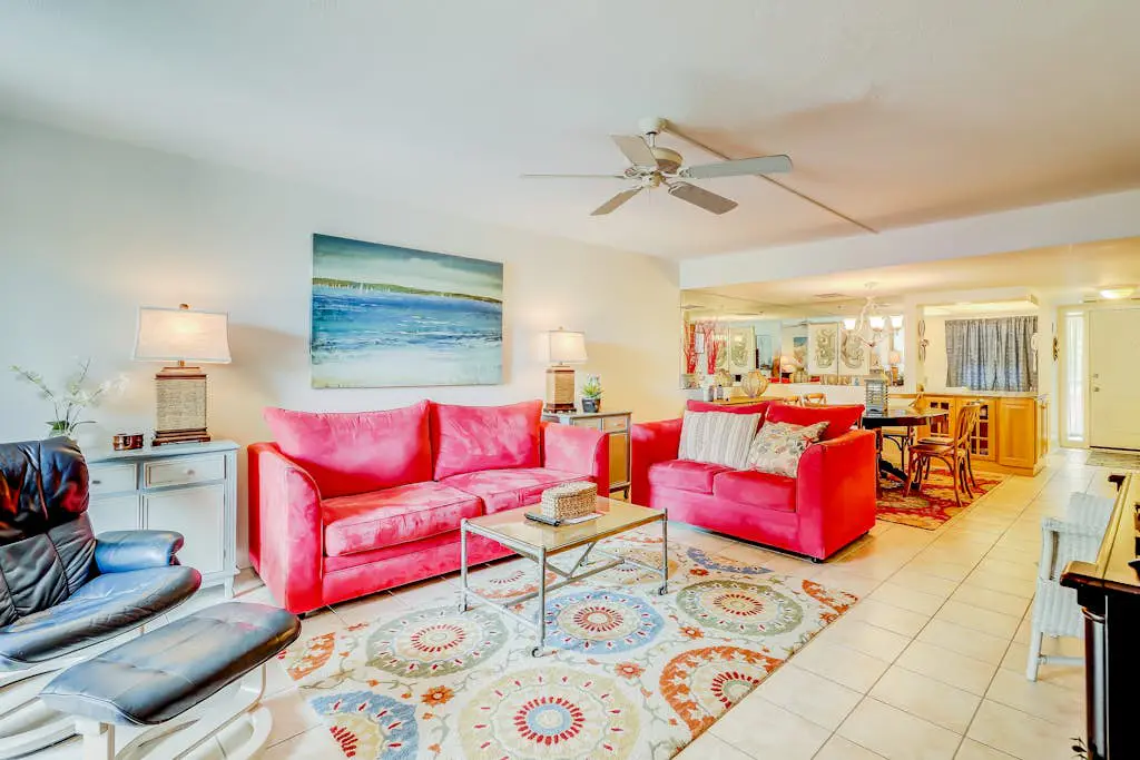 Luxurious Condo with Lagoon Views, Shared Pool, Tennis & Playground