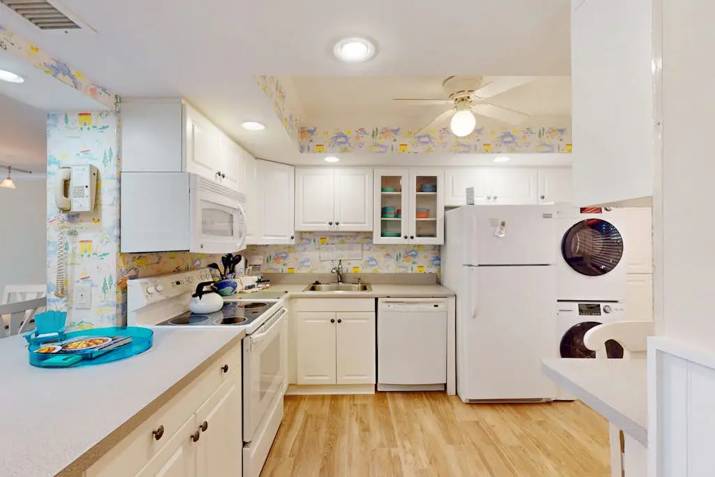 Oceanfront Condo with Shared Pool, Hot Tub, Beach Access & Playground