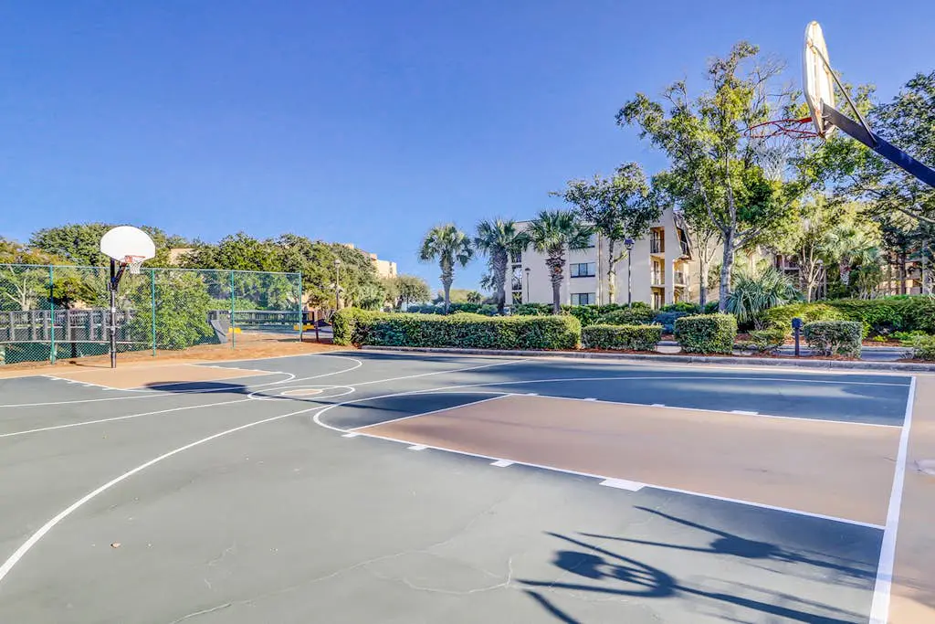 Elegant Condo with Pool & Hot Tub, Lagoon View & Private Patio
