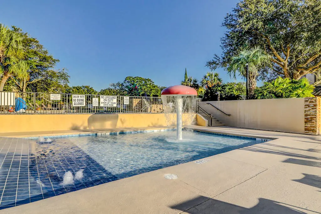 Elegant Condo with Pool & Hot Tub, Lagoon View & Private Patio