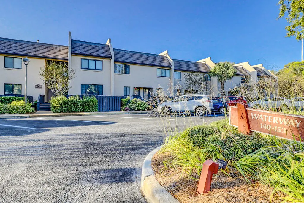 Elegant Condo with Pool & Hot Tub, Lagoon View & Private Patio