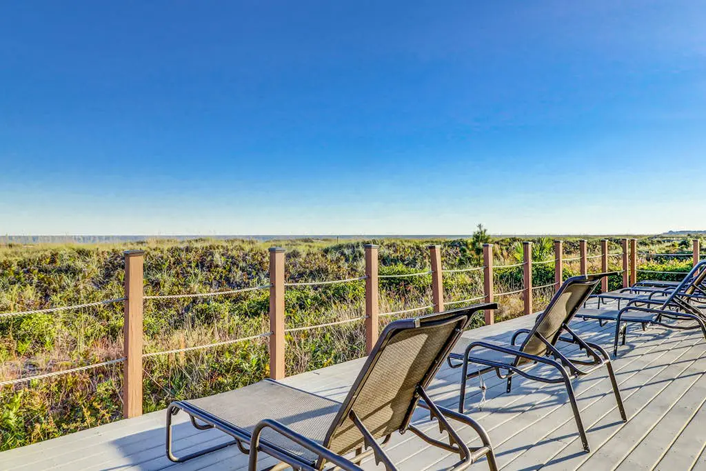 Elegant Condo with Pool & Hot Tub, Lagoon View & Private Patio