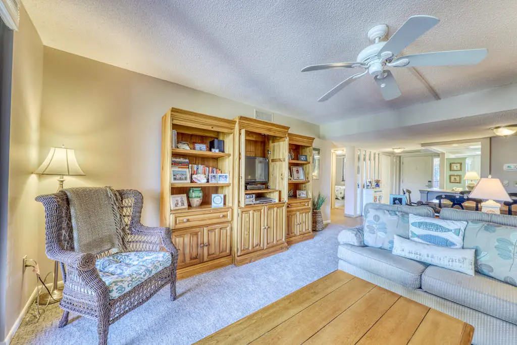 Peaceful Oceanfront Villa with Pools, Hot Tub, Tennis, & Ocean View