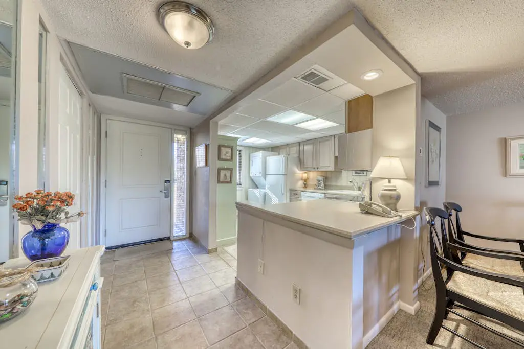 Peaceful Oceanfront Villa with Pools, Hot Tub, Tennis, & Ocean View