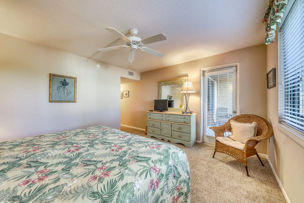 Peaceful Oceanfront Villa with Pools, Hot Tub, Tennis, & Ocean View