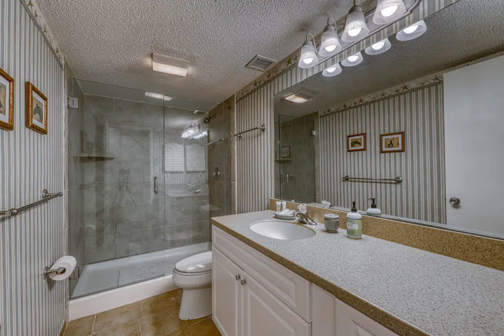 Peaceful Oceanfront Villa with Pools, Hot Tub, Tennis, & Ocean View
